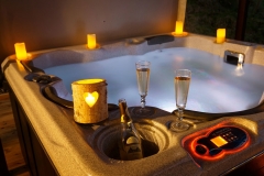 The Lodge Luxurious Hot Tub